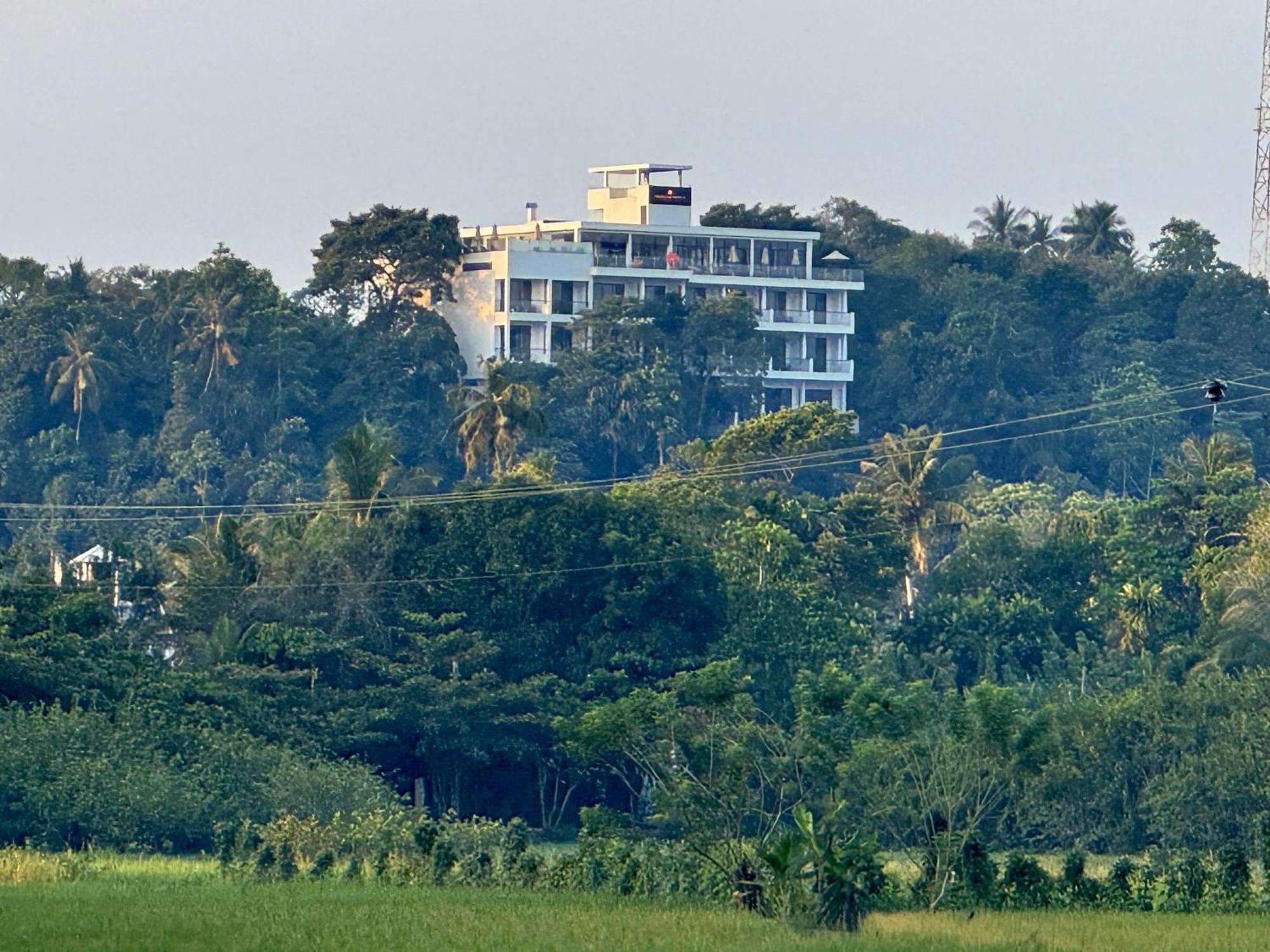 Coastline Mirissa Boutique Hotel And Spa Exteriör bild