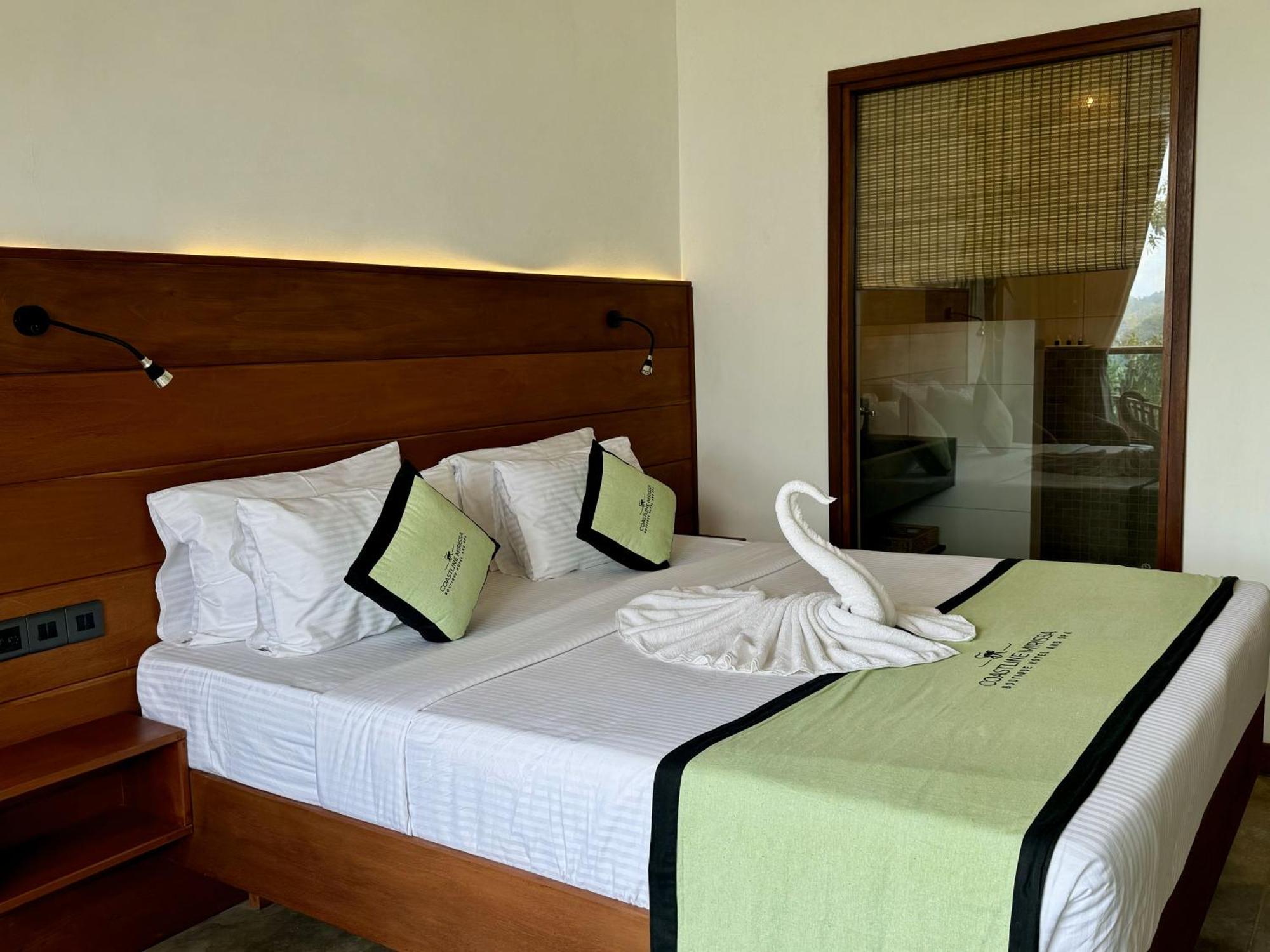 Coastline Mirissa Boutique Hotel And Spa Rum bild